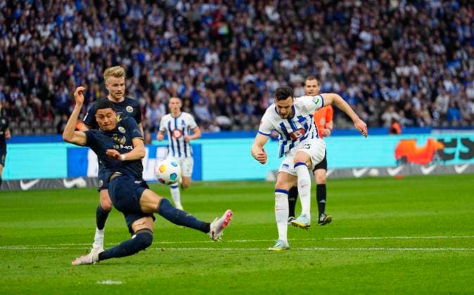 Germany, Berlin, 12 04 2024, Olympic Stadium, Hertha BSC vs FC Hansa Rostock 2 Bundesliga, Haris Tabakovic Hertha Berlin controls the ball Berlin Olympic Stadium Berlin Germany eu-images-659
