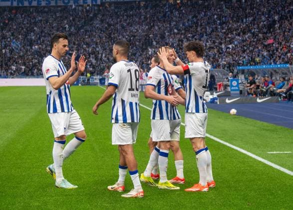 Soccer, Men, Season 2023 2024, 2 Bundesliga 29 Matchday , Hertha BSC F C Hansa Rostock, f l Haris Tabakovic Hertha BSC , Aymen Barkok Hertha BSC , Palko Dardai Hertha BSC , Fabian Reese Hertha BSC , Celebration after goal to 2 0, 12 04 2024, Copyright: xSebastianxRäppold MatthiasxKochx