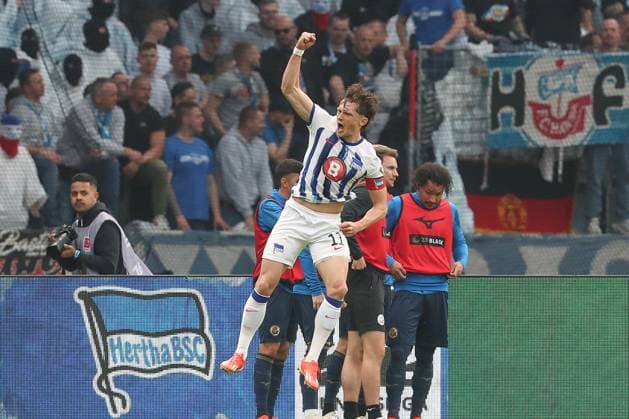 12 04 2024, xtgx, Fußball 2 Bundesliga, Hertha BSC Hansa Rostock emspor, v l Fabian Reese Hertha, 11 Jubel, Torjubel, jubelt ueber das Tor, celebrate the goal, celebration DFL DFB REGULATIONS PROHIBIT ANY USE OF PHOTOGRAPHS as IMAGE SEQUENCES and or QUASI VIDEO Berlin