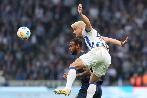 12 04 2024, xtgx, Football 2 Bundesliga, Hertha BSC Hansa Rostock emspor, v l Junior Brumado Rostock, 49 , Marc Oliver Kempf Hertha, 20 duel, duel, fight, tackle DFL DFB REGULATIONS PROHIBIT ANY USE OF PHOTOGRAPHS as IMAGE SEQUENCES and or QUASI VIDEO Berlin