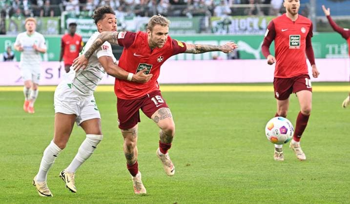 12 04 2024 Soccer Season 2023 2024 2 Soccer Bundesliga 29 Matchday SpVgg Greuther Fürth Kleeblatt 1 FC Kaiserslautern Lautern FCK Rote Teufel Sportfoto Zink xwoxzix DFL regulations prohibit any use of photographs as image sequences and or quasi video only for editorial use Armindo Sieb 30, SpVgg Greuther Fürth Tymoteusz Puchacz 15, 1 FC Kaiserslautern FCK