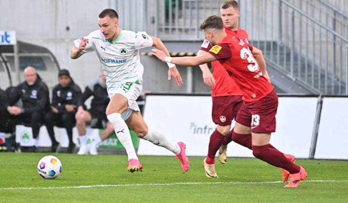 12 04 2024 Soccer Season 2023 2024 2 Soccer Bundesliga 29 Matchday SpVgg Greuther Fürth Kleeblatt 1 FC Kaiserslautern Lautern FCK Rote Teufel Sportfoto Zink xwoxzix DFL regulations prohibit any use of photographs as image sequences and or quasi video only for editorial use Tim Lemperle 19, SpVgg Greuther Fürth Jan Elvedi 33, 1 FC Kaiserslautern FCK