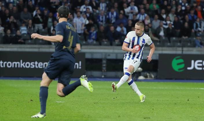 Palko Dardai scores the goal to make it 3 0 Sport Soccer Football DFL 2 Bundesliga Men 29 Matchday Season 2023 2024 12 04 2024 Hertha BSC Berlin vs FC Hansa Rostock DFL regulations prohibit any use of photographs as image sequences and or quasi video