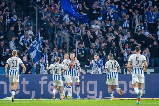 2 Soccer Bundesliga, Hertha BSC vs Hansa Rostock Berlin, 12 04 2024 Palko Dardai Hertha BSC, 27 , Marten Winkler Hertha BSC, 22 2 Soccer Bundesliga, Hertha BSC vs Hansa Rostock, Olympiastadion, Berlin, 12 04 2024 DFL REGULATES PROHIBIT ANY USE OF PHOTOGRAPHS AS IMAGE SEQUENCES AND OR QUASI VIDEO Copyright: xBEAUTIFULxSPORTS LucianoxLimax