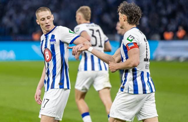 Berlin, 12 04 2024, Soccer, 2 Bundesliga, Matchday 29, Hertha BSC Hansa Rostock, Olympiastadion Berlins Palko Dardai l cheers with teammates after his goal for 3 0 DFL regulations and DFB regulations prohibit any use of photographs as image sequences and or quasi video, Foto Andreas Gora Hertha BSC Hansa Rostock