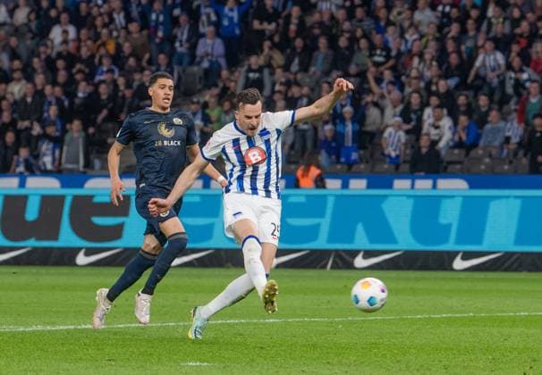 Soccer, Men, Season 2023 2024, 2 Bundesliga 29 Matchday , Hertha BSC F C Hansa Rostock, Haris Tabakovic Hertha BSC scores the goal for 4 0 against Jonas David Hansa Rostock , 12 04 2024, Copyright: xSebastianxRäppold MatthiasxKochx
