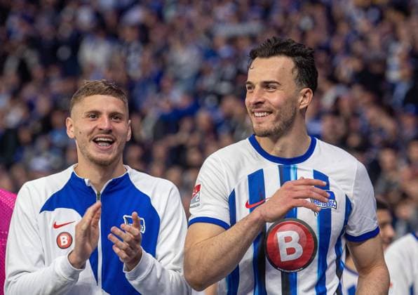 Soccer, Men, Season 2023 2024, 2 Bundesliga 29 Matchday , Hertha BSC F C Hansa Rostock, f l Marton Dardai Hertha BSC , Haris Tabakovic Hertha BSC , Cheering after the final whistle, 12 04 2024, Copyright: xSebastianxRäppold MatthiasxKochx