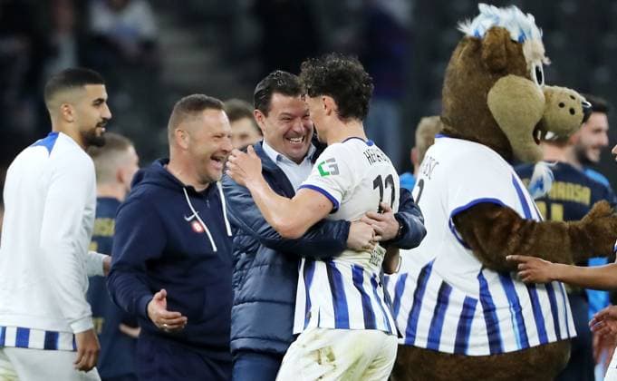 Coach Pal Dardai, sports director Benjamin Weber, Fabian Reese, mascot Herthinho cheers after the end of the match Joy Emotion Cheering Sport Football Soccer DFL 2 Bundesliga Men 29 Matchday Season 2023 2024 12 04 2024 Hertha BSC Berlin vs FC Hansa Rostock DFL regulations prohibit any use of photographs as image sequences and or quasi video