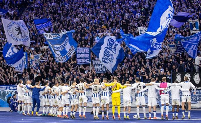 Berlin, 12 04 2024, Soccer, 2 Bundesliga, Matchday 29, Hertha BSC Hansa Rostock, Olympiastadion Hertha BSC players thank the fans DFL regulations and DFB regulations prohibit any use of photographs as image sequences and or quasi video, Foto Andreas Gora Hertha BSC Hansa Rostock