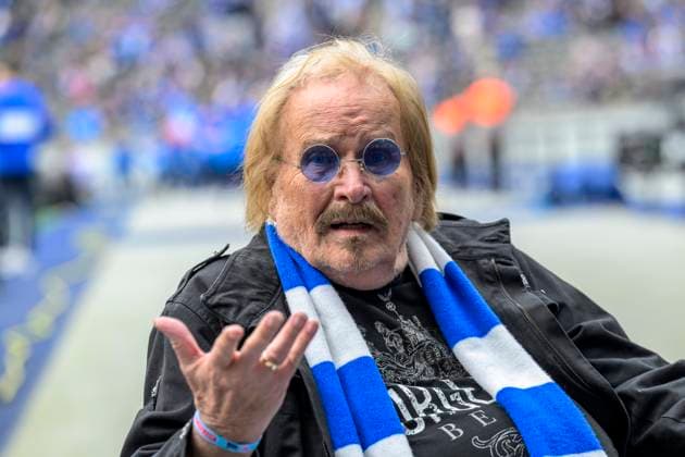 Frank Zander, Entertainer, Musker, Singer, Composer at Hertha, Hertha BSC FC Hansa Rostock, 2 Bundesliga, Football, DFB, Season 2023 2024, 29 Matchday, Olympia Stadium Berlin, DFB DFL REGULATIONS PROHIBIT ANY USE OF PHOTOGRAPHS AS IMAGE SEQUENCES AND OR QUASI VIDEO, 12 04 2024, Copyright: HMBxMedia UwexKoch