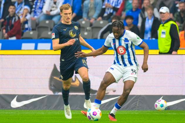 v l Svante Ingelsson FC Hansa Rostock, 14 , Deyovaisio Zeefuik Hertha BSC, 34 , duel, action, fight, Hertha BSC FC Hansa Rostock, 2 Bundesliga, football, DFB, season 2023 2024, 29 matchday, Olympia Stadion Berlin, DFB DFL REGULATIONS PROHIBIT ANY USE OF PHOTOGRAPHS AS IMAGE SEQUENCES AND OR QUASI VIDEO, 12 04 2024, Copyright: HMBxMedia UwexKoch
