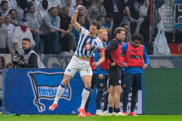 Fabian Reese Hertha BSC, 11 , shoots, scores with penalty to 2 0, goal, goal, hit, jubilation, goal celebration, joy, enthusiasm, Hertha BSC FC Hansa Rostock, 2 Bundesliga, football, DFB, season 2023 2024, 29 matchday, Olympia Stadion Berlin, DFB DFL REGULATIONS PROHIBIT ANY USE OF PHOTOGRAPHS AS IMAGE SEQUENCES AND OR QUASI VIDEO, 12 04 2024, Copyright: HMBxMedia UwexKoch