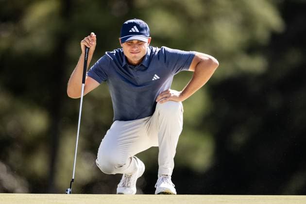 240412 Ludvig Aberg of Sweden on the 18th green during the second round of the 2024 Masters Golf Tournament on April 12, 2024 in Augusta Photo Petter Arvidson BILDBYRAN kod PA PA0793 bbeng golf masters the masters Augusta us masters sverige  Copyright: PETTERxARVIDSON BB240412PA099