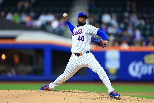 MLB, Baseball Herren, USA Kansas City Royals Vs. New York Mets New York Mets starting pitcher Luis Severino 40 is throwing during the second inning of the baseball game against the Kansas City Royals at Citi Field in New York City, New York, on April 12, 2024. New York New York United States  Copyright: xGordonxDonovanx originalFilename:donovan-kansasci240412_npEqm.jpg