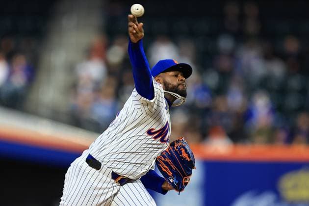 MLB, Baseball Herren, USA Kansas City Royals Vs. New York Mets New York Mets starting pitcher Luis Severino 40 is throwing during the second inning of the baseball game against the Kansas City Royals at Citi Field in New York City, New York, on April 12, 2024. New York New York United States  Copyright: xGordonxDonovanx originalFilename:donovan-kansasci240412_nphqV.jpg