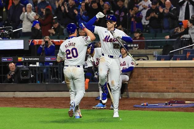 MLB, Baseball Herren, USA Kansas City Royals Vs. New York Mets Pete Alonso 20 of the New York Mets is being congratulated by his teammate Brett Baty 22 after hitting a home run during the eighth inning of the baseball game against the Kansas City Royals at Citi Field in New York City, New York, on April 12, 2024. New York New York United States  Copyright: xGordonxDonovanx originalFilename:donovan-kansasci240412_npkB9.jpg