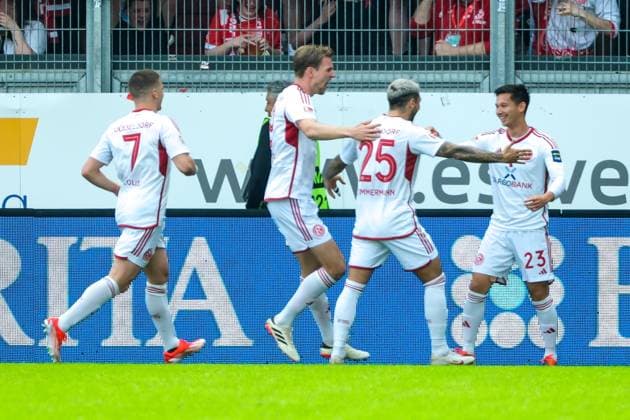 Fortuna Duesseldorf celebrates the goal to 0 1 by Shinta Appelkamp Fortuna Duesseldorf, 23 , GER, SV Wehen Wiesbaden vs Fortuna Duesseldorf, Soccer, 2 Bundesliga, Matchday 29, Season 2023 2024, 13 04 2024 DFL REGULATES PROHIBIT ANY USE OF PHOTOGRAPHS AS IMAGE SEQUENCES AND OR QUASI VIDEO GER, SV Wehen Wiesbaden vs Fortuna Duesseldorf, Football, 2 Bundesliga, Matchday 29, Season 2023 2024, 13 04 2024 Wiesbaden Copyright: xEibner-Pressefoto FlorianxWieganx EP_FWD