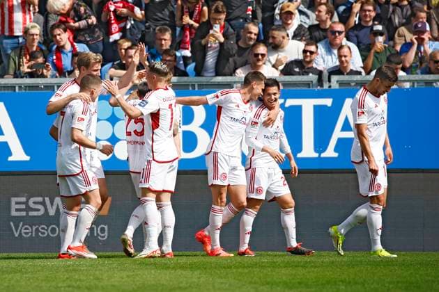 13 04 2024, xavx, Fussball 2 Bundesliga, SV Wehen Wiesbaden Fortuna Düsseldorf emspor, v l Ãsak Johannesson Fortuna Düsseldorf celebrate the goal, Der Torjubel zum 0 2 DFL DFB REGULATIONS PROHIBIT ANY USE OF PHOTOGRAPHS as IMAGE SEQUENCES and or QUASI VIDEO Wiesbaden