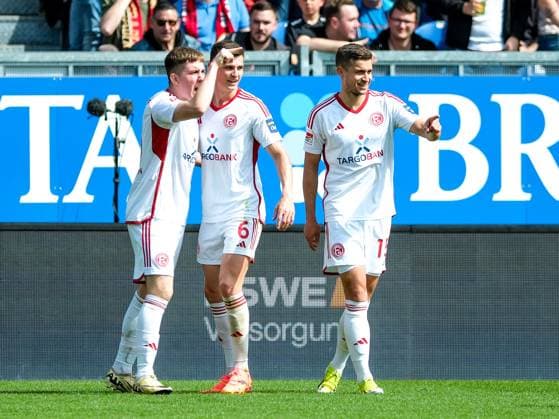 Fortuna Duesseldorf celebrates the goal to 0 2 by Yannik Engelhardt Fortuna Duesseldorf, 06 , GER, SV Wehen Wiesbaden vs Fortuna Duesseldorf, Soccer, 2 Bundesliga, Matchday 29, Season 2023 2024, 13 04 2024 DFL REGULATES PROHIBIT ANY USE OF PHOTOGRAPHS AS IMAGE SEQUENCES AND OR QUASI VIDEO GER, SV Wehen Wiesbaden vs Fortuna Duesseldorf, Football, 2 Bundesliga, Matchday 29, Season 2023 2024, 13 04 2024 Wiesbaden Copyright: xEibner-Pressefoto FlorianxWieganx EP_FWD
