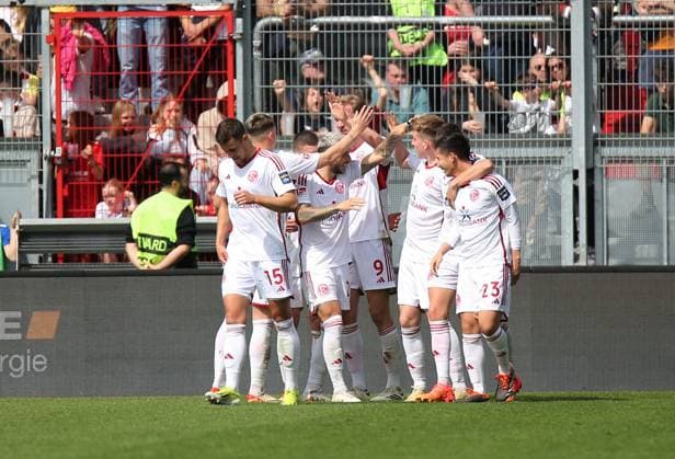 13 04 2024, xcex, GER, Wiesbaden, BRITA Arena, Fußball, 2 Bundesliga, Saison 2023 2024, Spieltag 29, SVWW, Torjubel Fortuna Duesseldorf, Jubel, Freude, Emotionen, Goal celebration, Isak Bergmann Johannesson F95 zum 2 0 DFL regulations prohibit any use of photographs as image sequences and or quasi video