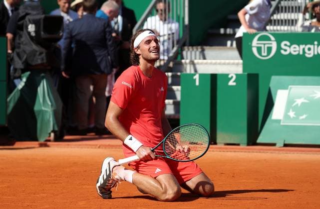 Tennis, ATP-Turnier in Monte Carlo DEMI ROLEX MONTE-CARLO MASTERS TSITSIPAS-SINNER PHOTOPQR NICE MATIN Jean François Ottonello ; Roquebrune-Cap-Martin ; 13 04 2024 ; Demi-finale Rolex Monte-Carlo Masters - Stefanos Tsitsipas (GRE en rouge) vs Jannik Sinner (ITA en noir) Roquebrune-Cap-Martin France  Copyright: xPHOTOPQR NICExMATIN MAXPPPxJeanxFrançoisxOttonellox 20240413NIM7396 20240413NIM7396