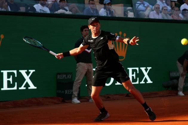 DEMI ROLEX MC MASTERS DJOKOVIC RUUD PHOTOPQR NICE MATIN Jean François Ottonello ; Roquebrune-Cap-Martin ; 13 04 2024 ; Demi-finale Rolex Monte-Carlo Masters - Novak Djokovic (SRB en rouge) vs Casper Ruud (NOR en noir) Roquebrune-Cap-Martin France Copyright: xPHOTOPQR NICExMATIN MAXPPPxJeanxFrançoisxOttonellox 20240413NIM8239 20240413NIM8239