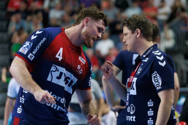 Nicolej Krickau SG Flensburg Handewitt, coach gives instructions to Johannes Golla SG Flensburg Handewitt, 04 SG Flensburg Handewitt SGF vs MT Melsungen MTM , handball, DHB Pokal Maenner, semi-final, REWE Final4, season 2023 2024, 13 04 2024 SG Flensburg Handewitt SGF vs MT Melsungen MTM , handball, DHB Pokal Maenner, semi-final, REWE Final4, season 2023 2024, 13 04 2024 Koeln Copyright: xEibnerxPressefoto OliverxSchmidtx EP_OST