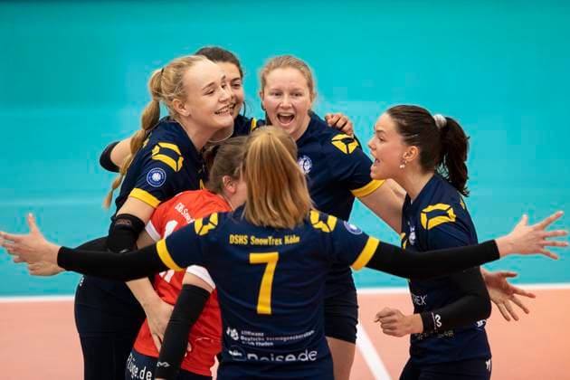 2 Bundesliga Women Pro Schwarz Weiss Erfurt vs DSHS SnowTrex Köln 13 04 2024 Cheers DSHS SnowTrex Köln 2 Bundesliga Women Pro Schwarz Weiss Erfurt vs DSHS SnowTrex Köln Riethsporthalle Erfurt 13 04 2024 Copyright: xBEAUTIFULxSPORTS Duehringx