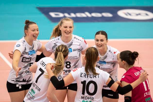 2 Bundesliga Women Pro Schwarz Weiss Erfurt vs DSHS SnowTrex Köln 13 04 2024 Cheers Schwarz Weiss Erfurt 2 Bundesliga Women Pro Schwarz Weiss Erfurt vs DSHS SnowTrex Köln Riethsporthalle Erfurt 13 04 2024 Copyright: xBEAUTIFULxSPORTS Duehringx