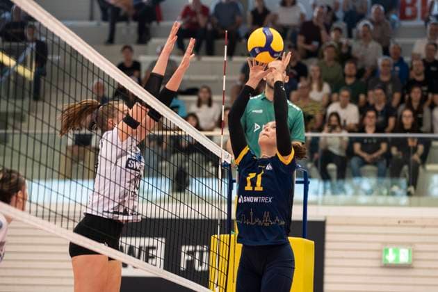 2 Bundesliga Women Pro Schwarz Weiss Erfurt vs DSHS SnowTrex Köln 13 04 2024 Pia Mohr 10 Schwarz Weiss Erfurt vs Annika Stenchly 11 DSHS SnowTrex Köln 2 Bundesliga Women Pro Schwarz Weiss Erfurt vs DSHS SnowTrex Köln Riethsporthalle Erfurt 13 04 2024 Copyright: xBEAUTIFULxSPORTS Duehringx