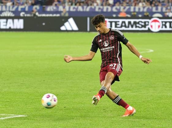 13 04 2024 Soccer Season 2023 2024 2 Soccer Bundesliga 29 Matchday FC Schalke 04 S04 Knappen 1 FC Nürnberg FCN Club Sportfoto Zink DaMa xdaxmax DFL regulations prohibit any use of photographs as image sequences and or quasi video only for editorial use Nathaniel Brown 27, 1 FC Nürnberg FCN