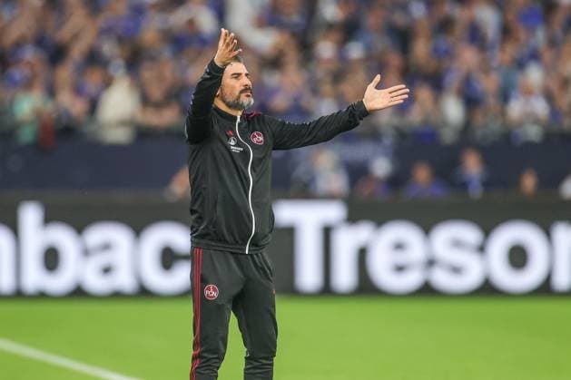 13 04 2024, Football, 2 Bundesliga, Matchday 29, Season 2023 2024, FC Schalke 04 1 FC Nuremberg, Coach Cristian Fiel 1 FC Nuremberg Gelsenkirchen Veltins Arena NRW Germany xRHR PHOTO TRx Copyright: RHR-FOTOx RHR-FOTO TR