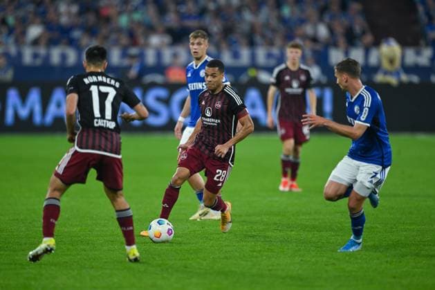 13 04 2024, Soccer, 2 Bundesliga, 29 Matchday Season 2023 2024, FC Schalke 04 1 FC Nuernberg, Jan Gyamerah 1 FC Nürnberg xRHR PHOTO TKx Copyright: RHR-FOTOx RHR-FOTO TK