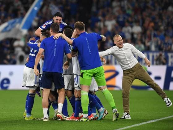 13 04 2024, Gelsenkirchen, Germany, VELTINS Arena, FC Schalke 04 vs 1 FC Nuernberg 2 Bundesliga, Kenan Karaman FC Schalke 04 goal celebration, cheers with his team after scoring 1 0 Photo Ralf Treese DFB DFL REGULATIONS PROHIBIT ANY USE OF PHOTOGRAPHS AS IMAGE SEQUENCES AND OR QUASI VIDEO Gelsenkirchen VELTINS Arena North Rhine Westphalia Germany 521_S04FCN20240413_012 Treese-521