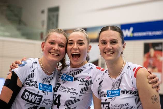 2 Bundesliga Women Pro Schwarz Weiss Erfurt vs DSHS SnowTrex Köln 13 04 2024 from left Pia Mohr 10 Schwarz Weiss Erfurt , Silvie Pavlová 4 Schwarz Weiss Erfurt and Lara Alyssa Darowski 13 Schwarz Weiss Erfurt 2 Bundesliga Women Pro Schwarz Weiss Erfurt vs DSHS SnowTrex Köln Riethsporthalle Erfurt 13 04 2024 Copyright: xBEAUTIFULxSPORTS Duehringx