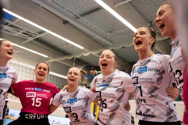 2 Bundesliga Women Pro Schwarz Weiss Erfurt vs DSHS SnowTrex Köln 13 04 2024 Cheers Schwarz Weiss Erfurt 2 Bundesliga Women Pro Schwarz Weiss Erfurt vs DSHS SnowTrex Köln Riethsporthalle Erfurt 13 04 2024 Copyright: xBEAUTIFULxSPORTS Duehringx