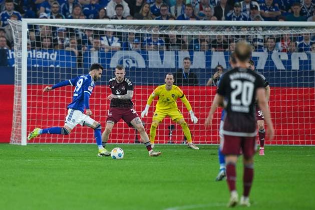 13 04 2024, Football, 2 Bundesliga, Matchday 29 Season 2023 2024, FC Schalke 04 1 FC Nuernberg, Kenan Karaman FC Schalke 04 scores the goal to make it 1 0 xRHR PHOTO TKx Copyright: RHR-FOTOx RHR-FOTO TK