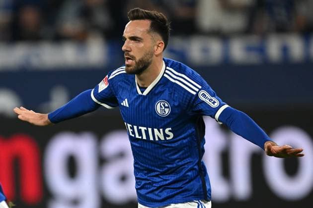 Gelsenkirchen, Veltins Arena, 13 04 24, GER, Men, 2 Bundesliga, Saison 2023 2024, FC Schalke 04 1 FC Nuernberg Bild Kenan KARAMAN Schalke cheers after his goal for 1 0 Only for editorial use DFL regulations prohibit any use of photographs as image sequences and or quasi video NRW Germany
