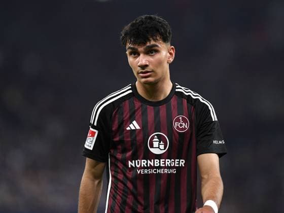 13 04 2024, Gelsenkirchen, Germany, VELTINS Arena, FC Schalke 04 vs 1 FC Nuernberg 2 Bundesliga, Can Uzun 1 FC Nuernberg looks photo Ralf Treese DFB DFL REGULATIONS PROHIBIT ANY USE OF PHOTOGRAPHS AS IMAGE SEQUENCES AND OR QUASI VIDEO Gelsenkirchen VELTINS Arena North Rhine Westphalia Germany 521_S04FCN20240413_015 Treese-521