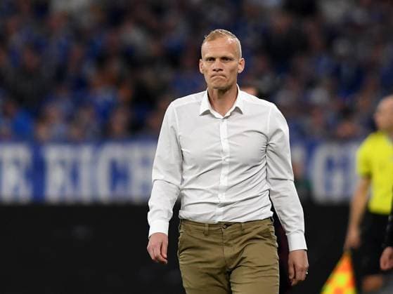 13 04 2024, Gelsenkirchen, Germany, VELTINS Arena, FC Schalke 04 vs 1 FC Nuernberg 2 Bundesliga, Coach Karel Geraerts FC Schalke 04 watches Photo Ralf Treese DFB DFL REGULATIONS PROHIBIT ANY USE OF PHOTOGRAPHS AS IMAGE SEQUENCES AND OR QUASI VIDEO Gelsenkirchen VELTINS Arena North Rhine Westphalia Germany 521_S04FCN20240413_020 Treese-521