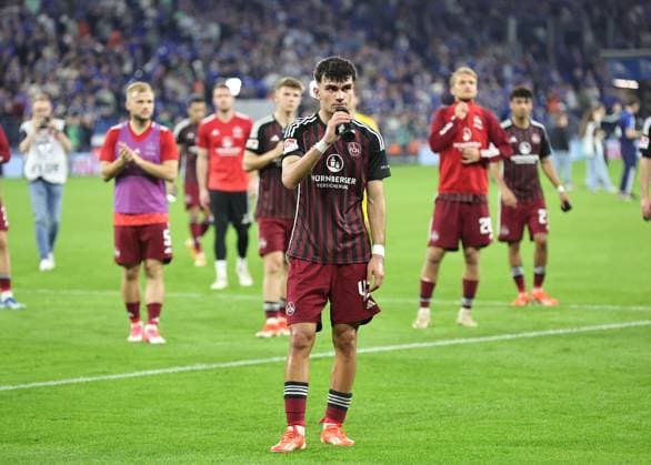 13 04 2024 Soccer Season 2023 2024 2 Soccer Bundesliga 29 Matchday FC Schalke 04 S04 Knappen 1 FC Nürnberg FCN Club Sportfoto Zink DaMa xdaxmax DFL regulations prohibit any use of photographs as image sequences and or quasi video only for editorial use Can Yilmaz Uzun 42, 1 FC Nürnberg FCN and Team Team disappointed Disappointment after the end of the match