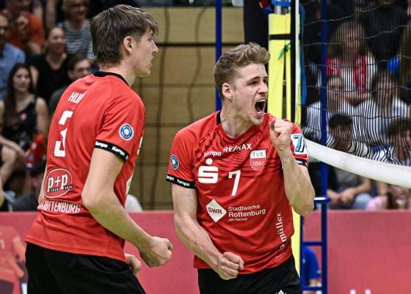 Volleyball 2 Bundesliga season 2023 2024 TV Rottenburg TV Buehl 13 04 2024 JUBEL TV Rottenburg Timon Schippmann left and Jan Huber left