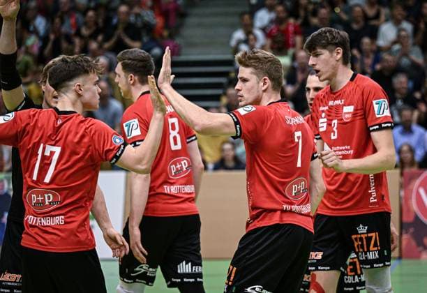 Volleyball 2 Bundesliga season 2023 2024 TV Rottenburg TV Buehl 13 04 2024 JUBEL TV Rottenburg Aurel Sprenger left applauds Timon Schippmann 2 v right and Jan Huber right