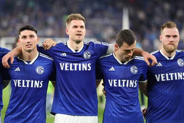 The players of FC Schalke 04 are happy about the 2-0 victory in the match of the 2 BL season 2023 24 FC Schalke 04 1 FC Nürnberg Copyright Thomas Pakusch