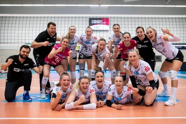 2 Bundesliga Women Pro Schwarz Weiss Erfurt vs DSHS SnowTrex Köln 13 04 2024 Winner photo Schwarz Weiss Erfurt 2 Bundesliga Women Pro Schwarz Weiss Erfurt vs DSHS SnowTrex Köln Riethsporthalle Erfurt 13 04 2024 Copyright: xBEAUTIFULxSPORTS Duehringx