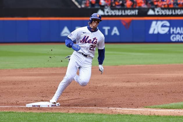 MLB, Baseball Herren, USA Kansas City Royals Vs New York Mets Brett Baty 22 of the New York Mets is rounding third base to score during the first inning of the baseball game against the Kansas City Royals at Citi Field in New York City, New York, on April 13, 2024. New York New York United States  Copyright: xGordonxDonovanx originalFilename:donovan-kansasci240413_nppFg.jpg