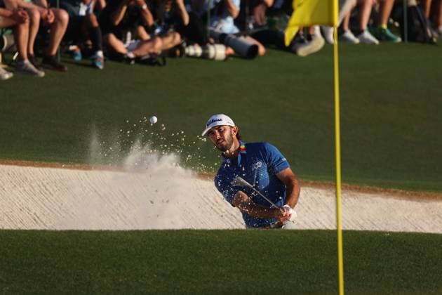 April 13, 2024, Augusta, GA, USA: Max Homa hits out of a bunker on 18th hole during third round at the Masters Tournament at Augusta National Golf Club on Saturday, April 13, 2024, in Augusta, Georgia. Augusta USA - ZUMAm67_ 0445089013st Copyright: xJasonxGetzx