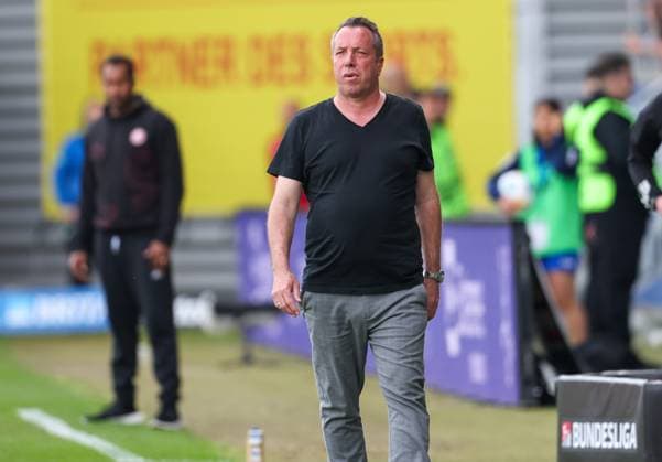Soccer 2 BL SV Wehen Wiesbaden Fortuna Düsseldorf 13 04 24, Coach Markus Kauczinski SVWW ,