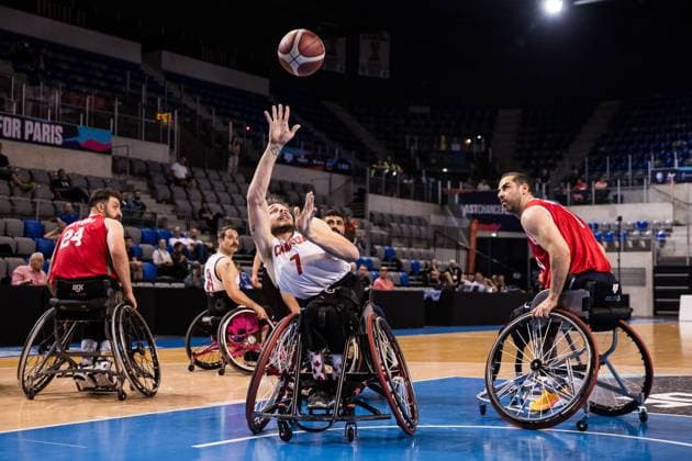 2024 IWBF Mens Repechage Kanda Iran 14 04 2024 Vincent Dallaire Canada, 7 in the throw, Vahid Gholamazad Iran, 7 2024 IWBF Mens Repechage Kanda Iran Azur Arena, Antibes Copyright: xBEAUTIFULxSPORTS Wunderlx