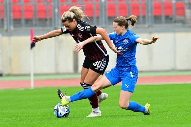 14 04 2024 Soccer Season 2023 2024 1 Womens Soccer Bundesliga 18 Matchday 1 FC Nürnberg FCN Club SGS Essen AlSch xalxscx Medina Desic 30, 1 FC Nürnberg FCN Lena Ostermeier 18, SGS Essen
